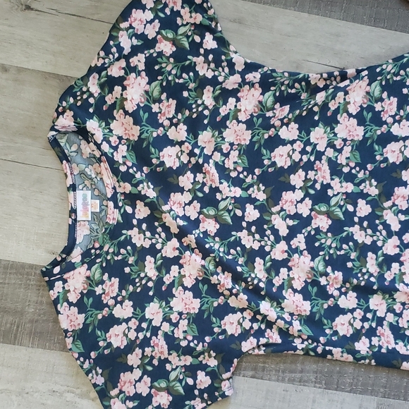 Dress - Picture 2 of 5